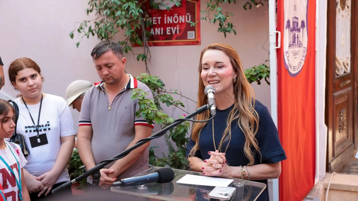 Lozan’ın 103. yılı Konak’ta kutlandı: Başkan Mutlu’dan “Tam bağımsızlık ruhunu yaşatacağız” mesajı