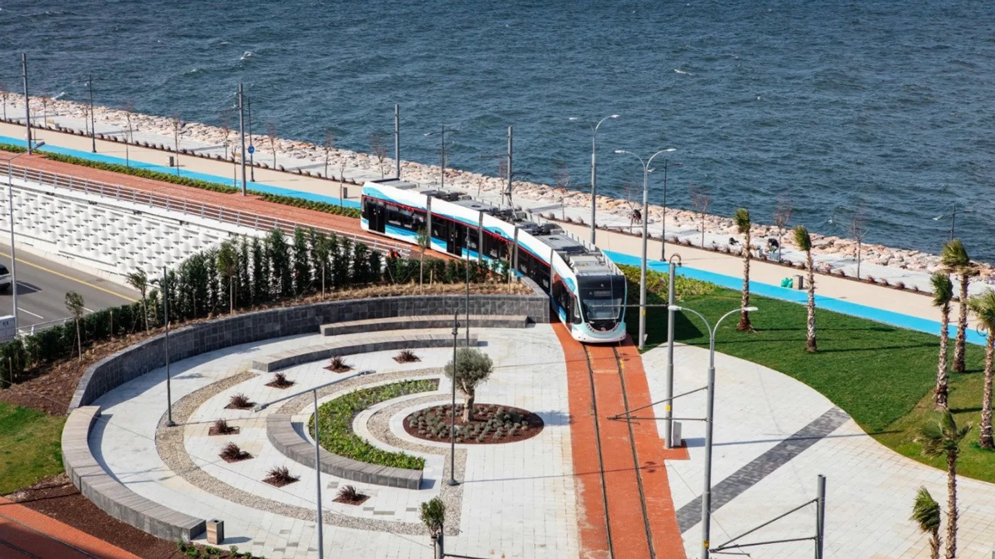 İzmir’de Tramvay Hattında Teknik Arıza: Seferlerde Geçici Düzenlemeye Gidildi!