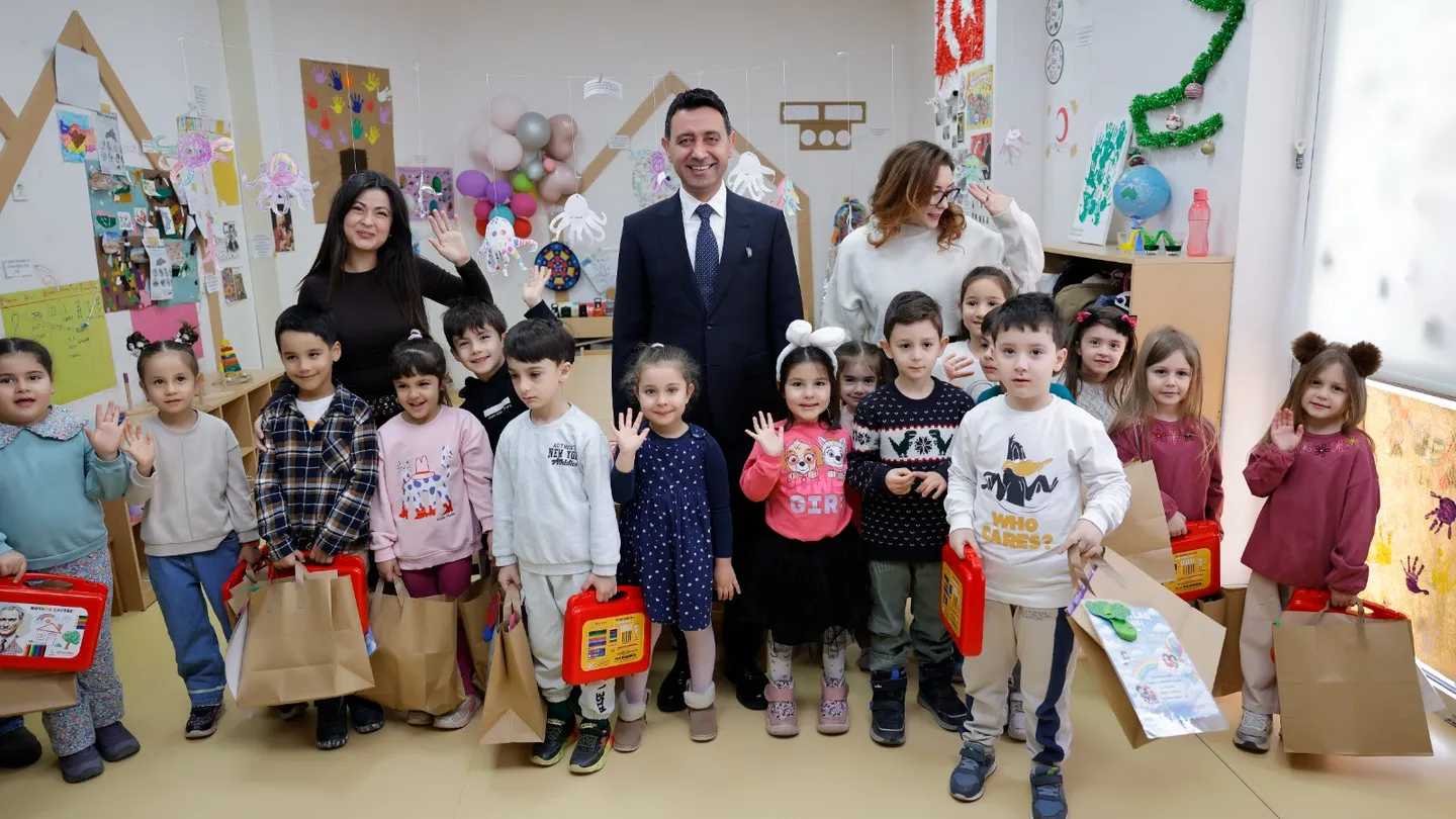 Bayraklı’da eğitim seferberliği: Anaokulundan üniversiteye öğrencilere destek