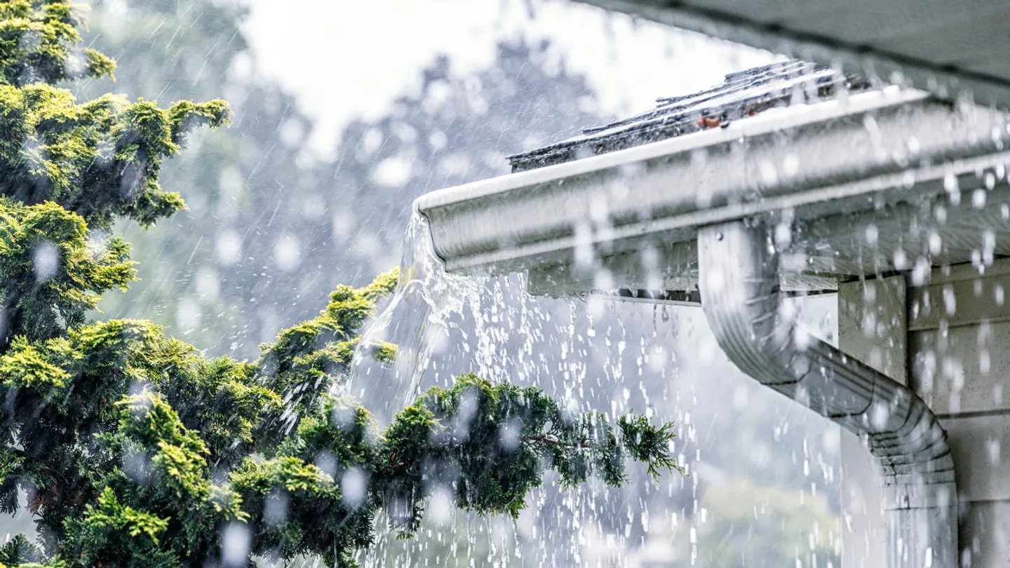 İzmir İçin Kritik Sağanak Uyarısı! Meteoroloji Saat Verdi: Sel ve Su Baskınına Dikkat