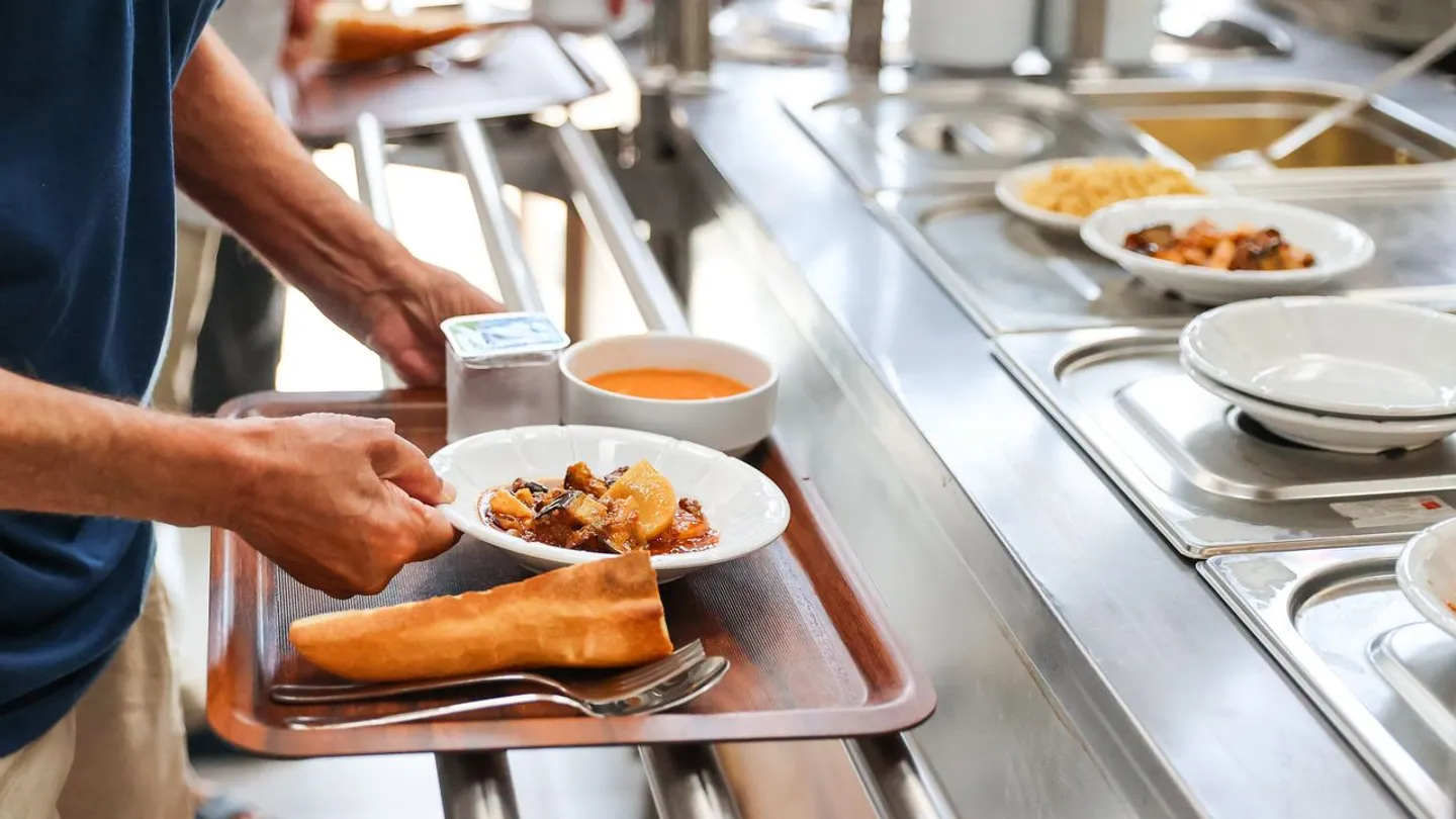 Buca’da dayanışma sofrası: 70 TL’ye sıcak yemek desteği