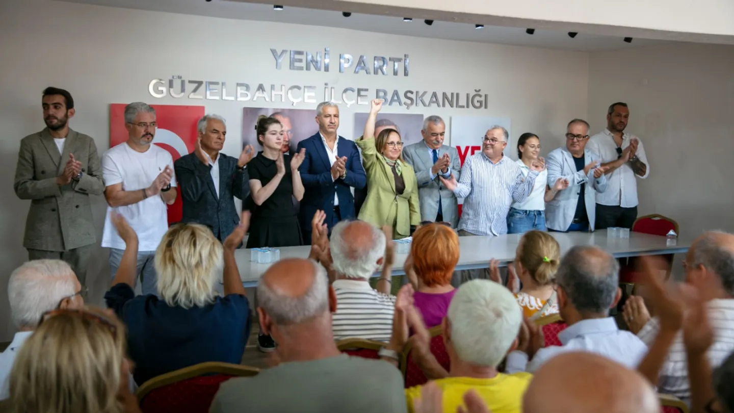 CHP İzmir’de yaprak dökümü sürüyor: Güzelbahçe YENİ Parti'ye geçti