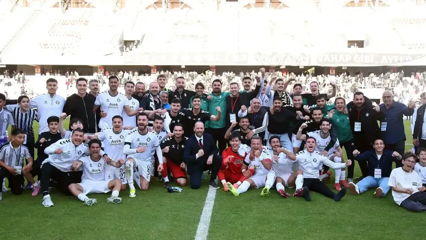 Altay’da Kritik Günler! Taraftar İsyanda: “Takım Sahaya Çıksın”