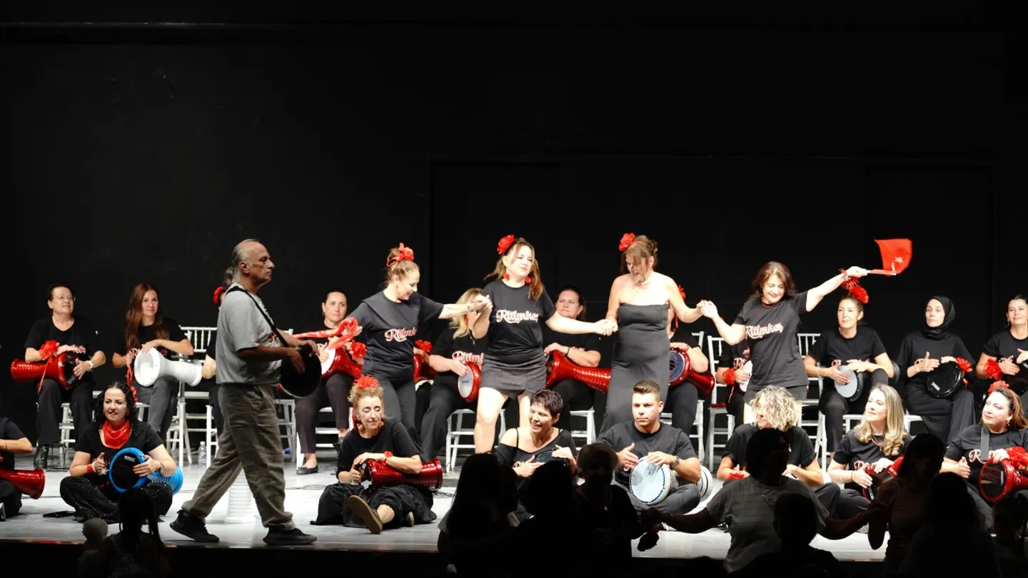 Müziğin Evrensel Diliyle Stres'e Son: RİTİMKEŞ RİTİM PERKÜSYON ATÖLYESİ İle Sanat Severler Ritmi Yakalıyor