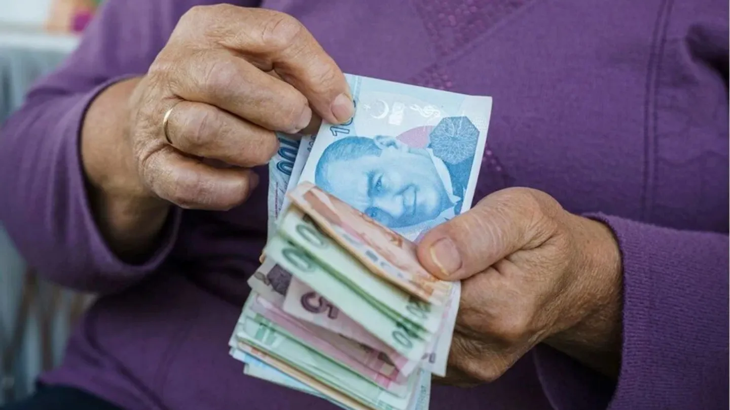 Emeklinin kök maaşı nasıl hesaplanıyor? Uzmanı tek tek anlattı