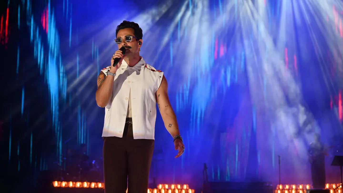 Gökhan Türkmen Çanakkale’yi şarkılarıyla coşturdu: Festival gecesine damga vurdu