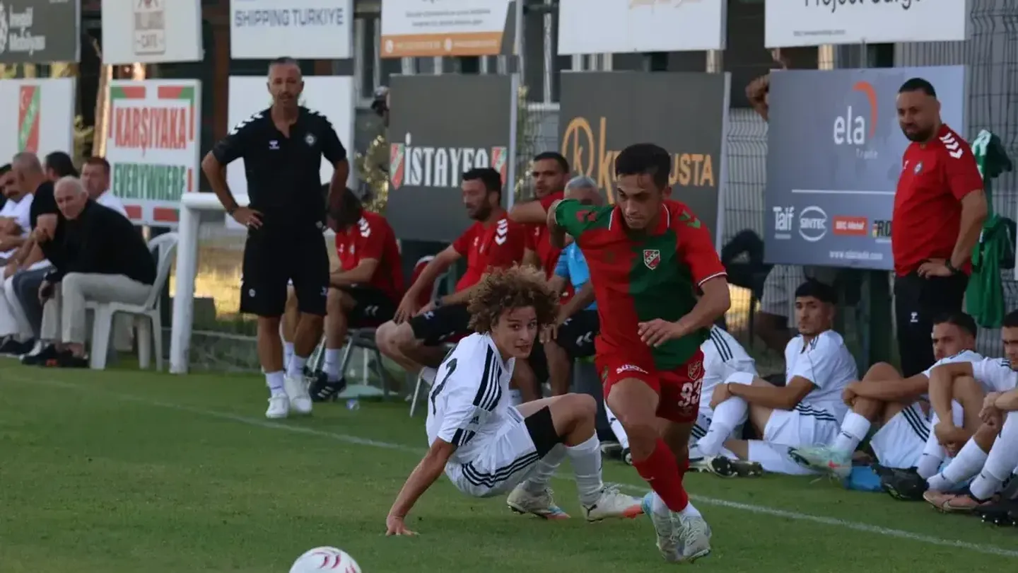İzmir Derbisinde Gülen Taraf Karşıyaka! Altay’ı 2-1 Mağlup Etti