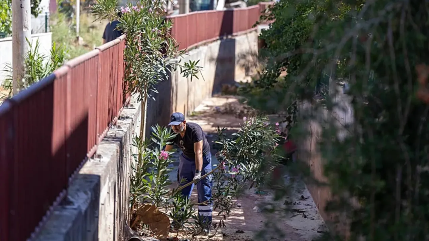 İzmir’de Taşkın Alarmına Karşı Seferberlik! 4 İlçede Dere Yatakları Güçlendirildi
