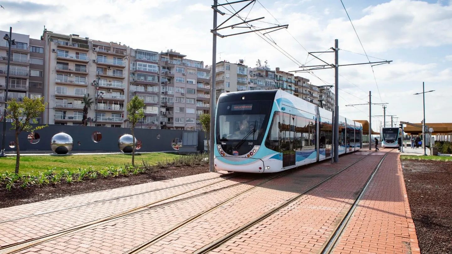 İzmir’de 30 Ağustos ulaşımı belli oldu: İZBAN ücretsiz, diğer toplu taşıma yüzde 50 indirimli