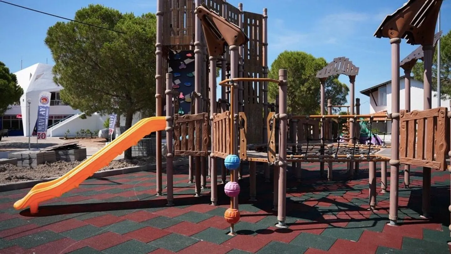 Çeşme’de park ve spor alanlarına kapsamlı yenileme: Yeni yaşam alanları geliyor