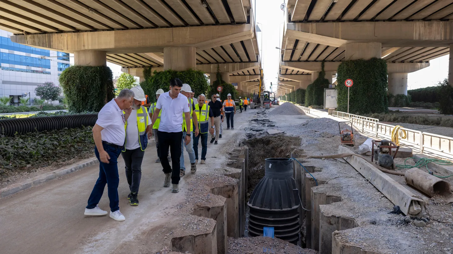 Alsancak Liman Caddesi’nde Altyapı Seferberliği! Ekipler Gece Gündüz Çalışıyor