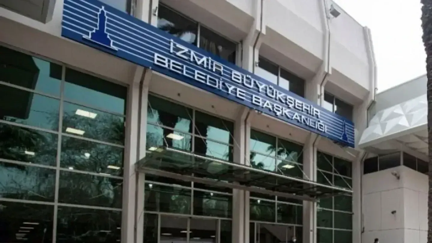 İzmir’de Yeni Dolandırıcılık Oyunu! Belediye Yöneticisinin Adını Kullanıyorlar