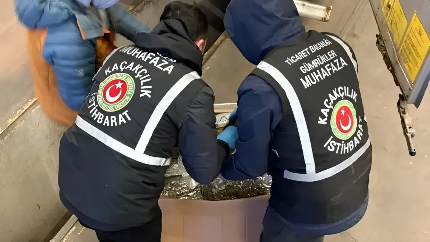 Gümrüklerde kaçakçılıkla mücadelede rekor: İlk 6 ayda 63 milyar liralık kaçak ürün ele geçirildi