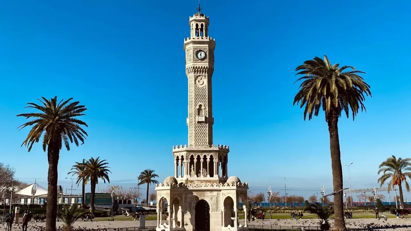 Ege Bütünüyle Alev Alev: İzmir'de Sıcaklıklar 40 Dereceyi Aşıyor, Meteoroloji'den Kırmızı Alarm!