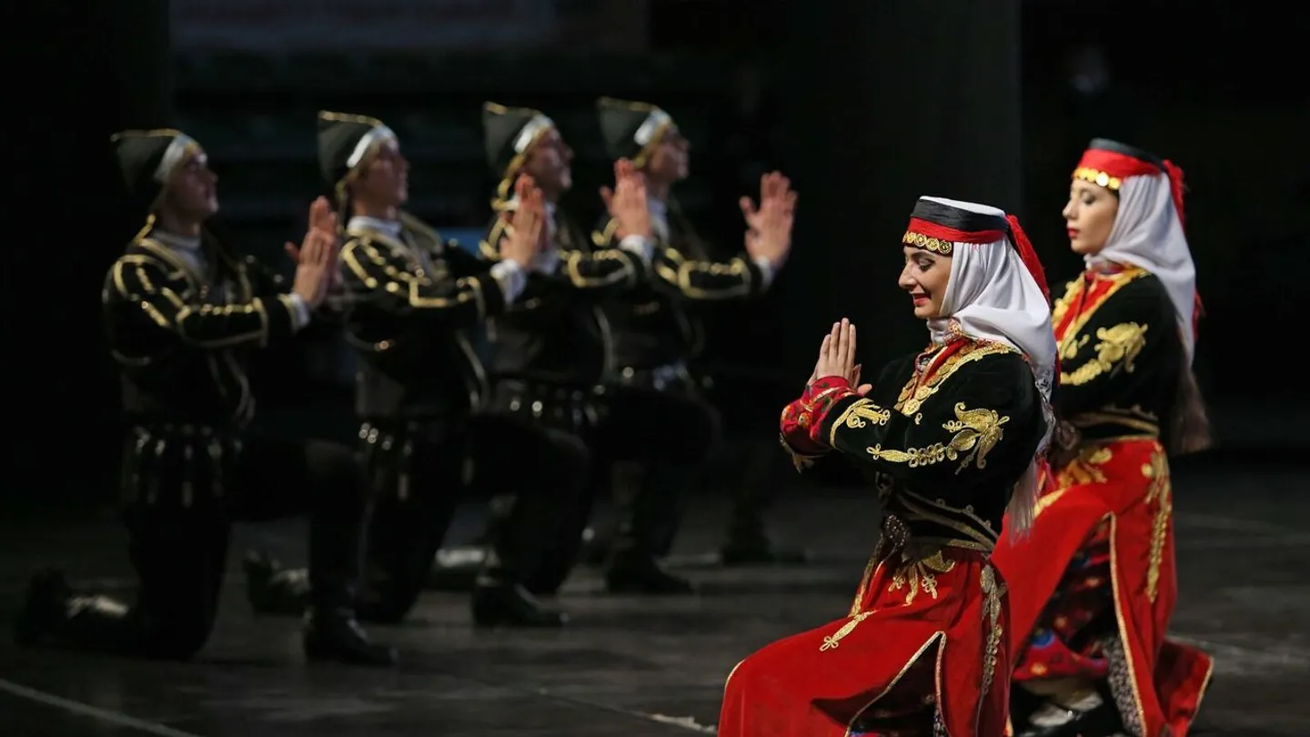 Karşıyaka’da halk danslarına büyük ilgi: 980 kişi kayıt yaptırdı