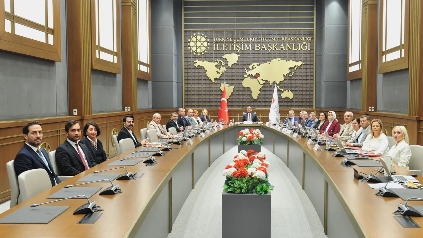 İzmir’de 11 gazeteciye basın kartı: İGC’den meslektaşlar için önemli mesaj
