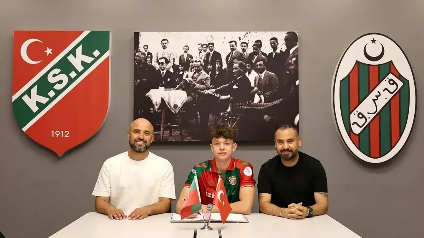 Karşıyaka'da bir imza daha: Ersen Batın Güler profesyonel oldu