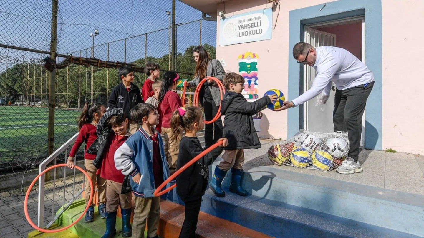 İzmir’de 1550 Okula 37 Milyon TL’lik Spor Desteği! Öğrenciler İçin Yeni Dönem