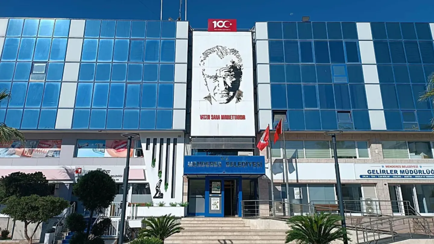 Menderes Belediyesi soruşturmasında ikinci dalga: 9 şüpheli gözaltında