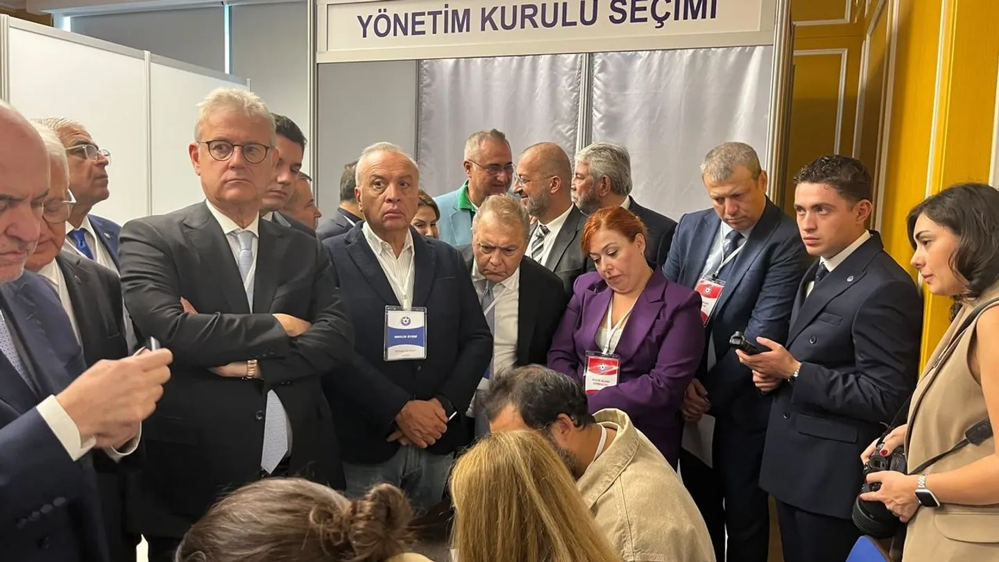 İZTO’da Mahmut Özgener güven tazeledi: 200 oyla üçüncü kez başkan