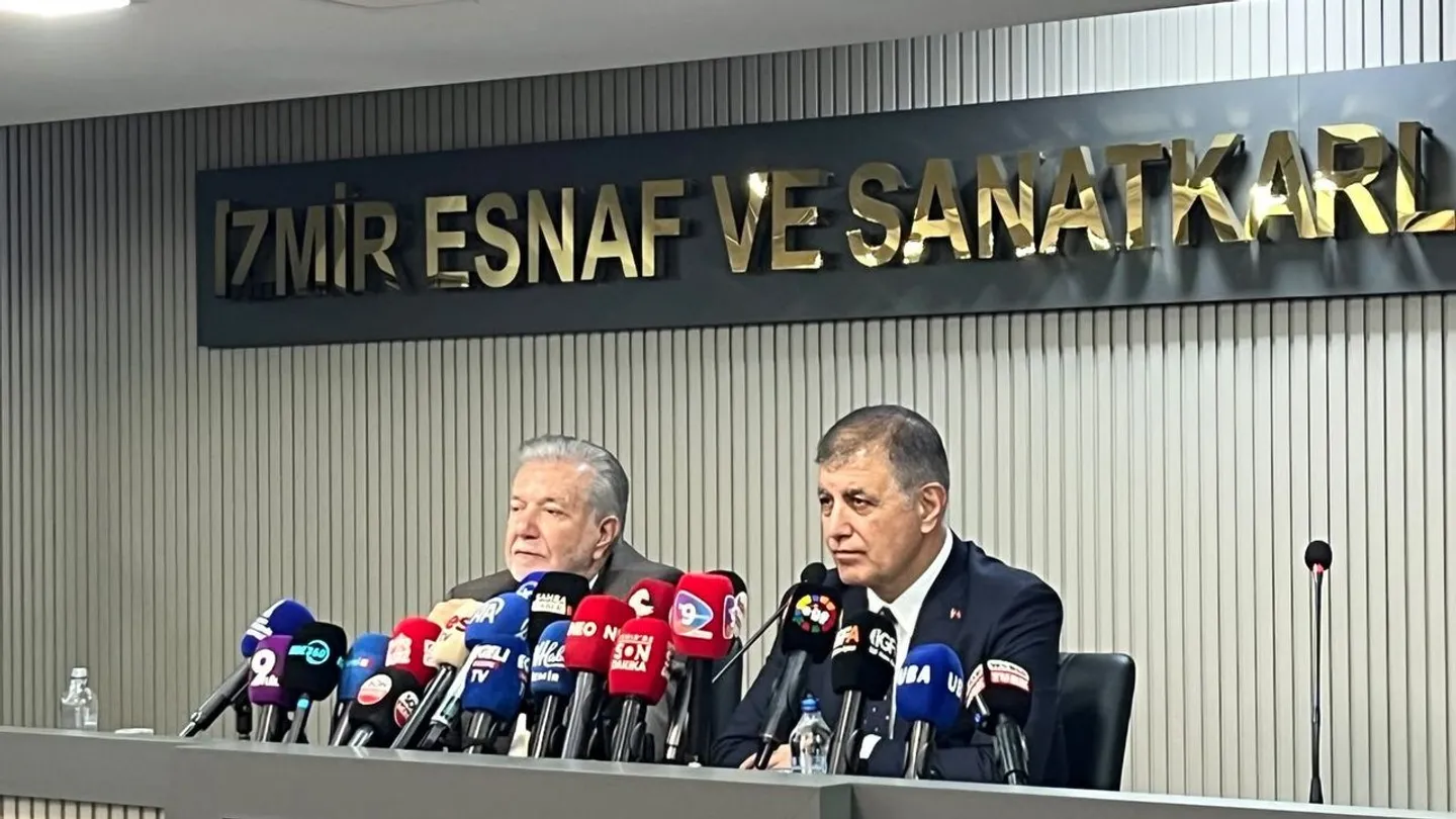 İzmir’de Toplu Ulaşıma 2027’de Zam Yok! Cemil Tugay’dan Dikkat Çeken Açıklama