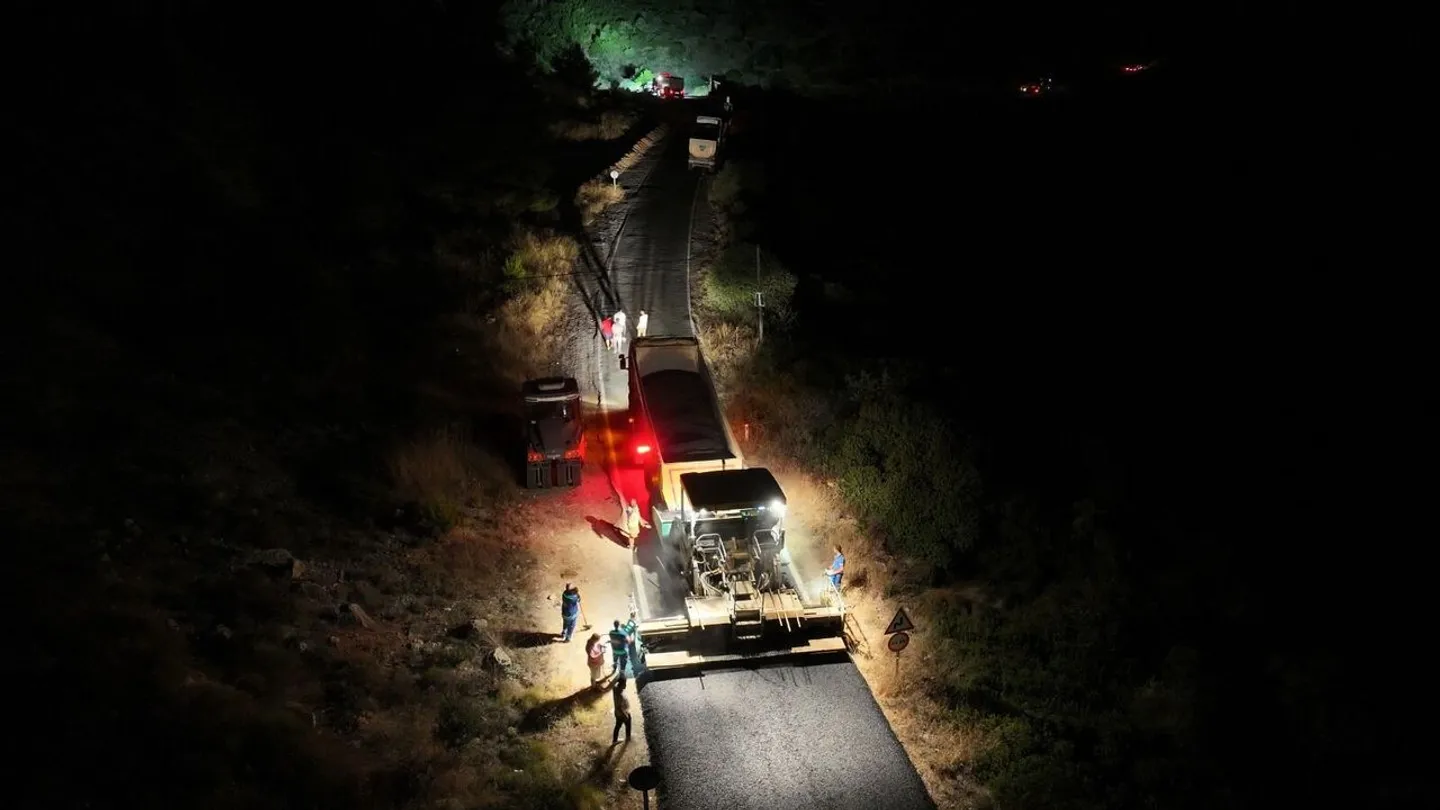 Efes Selçuk’ta Yol Seferberliği! 13 Kilometrelik Zeytinköy Yolu Yenileniyor