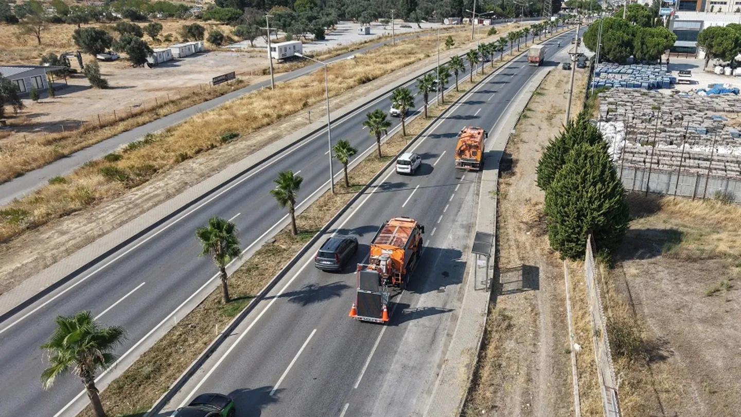 Menderes Çevreyolunda Temizlik Seferberliği! Başkan Vekili Şen Devreye Girdi