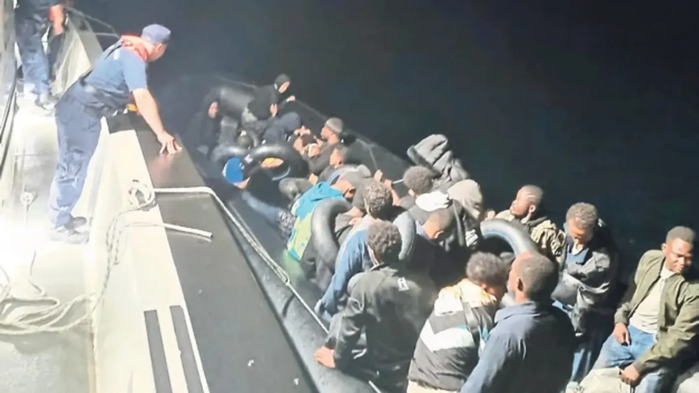 İzmir’de düzensiz göç operasyonu: 8’i çocuk 58 kişi yakalandı