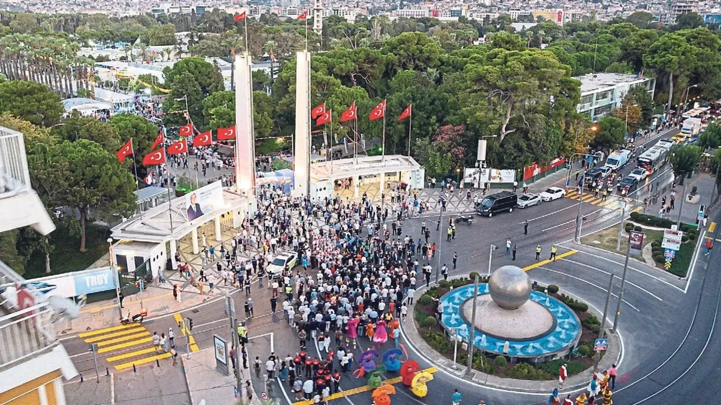 İzmir Enternasyonal Fuarı 95. Kez Kapılarını Açtı: Kültürpark’ta Fuar Coşkusu Başladı