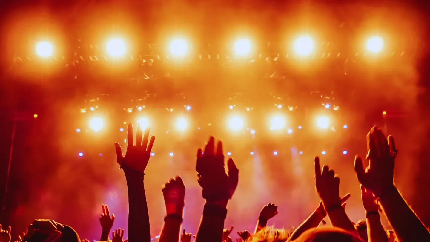 İzmir’de sonbahar hareketliliği: Konser, 90’lar gecesi ve festivaller peş peşe geliyor