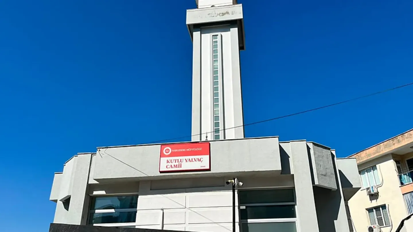 İzmir'de 15 Temmuz'un ibretlik tesadüfü! Sela için saldırdıkları camiye bakın bu sefer ne için geldiler...