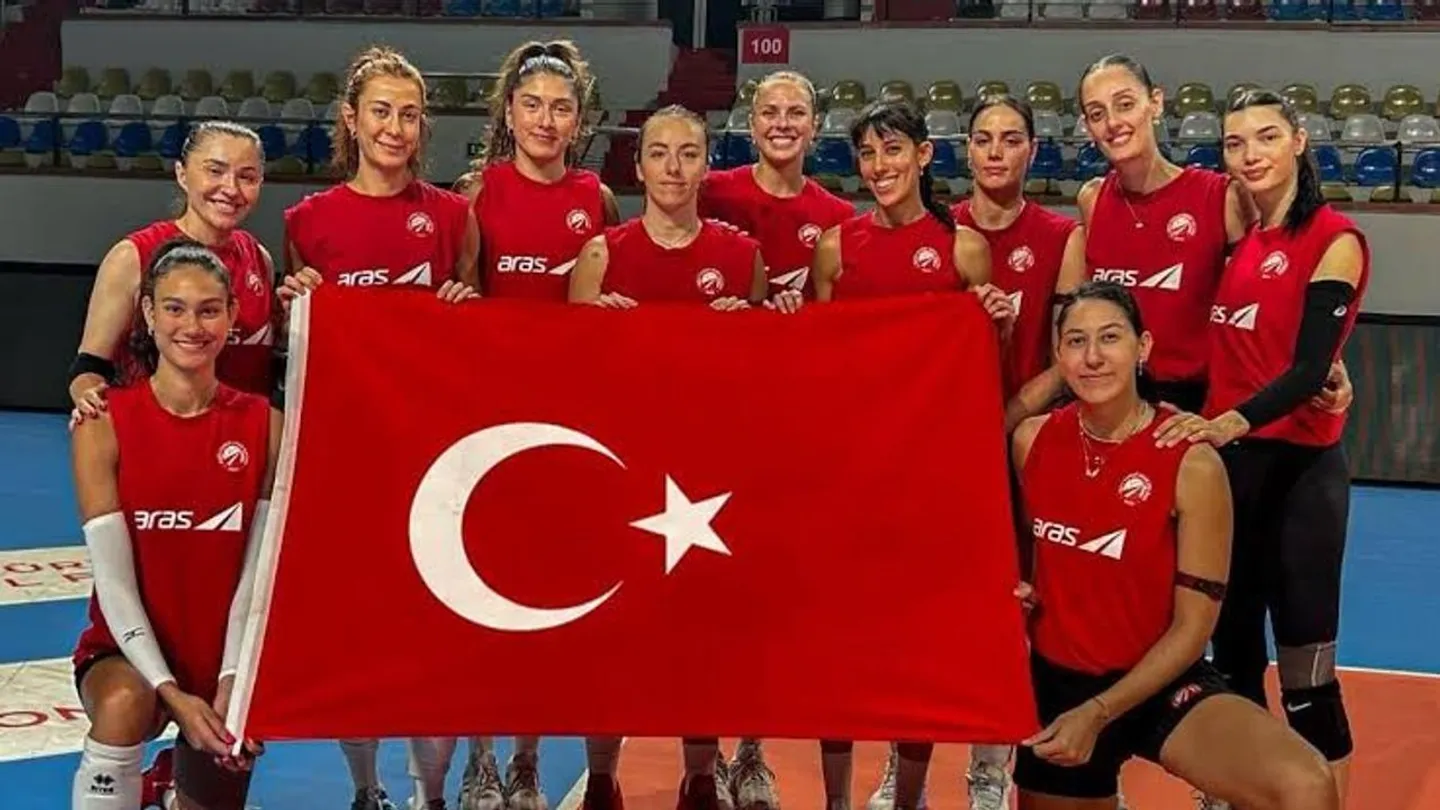 İzmir’de voleybol şöleni başlıyor: Sultanlar Ligi’nin yıldızları sahaya çıkıyor
