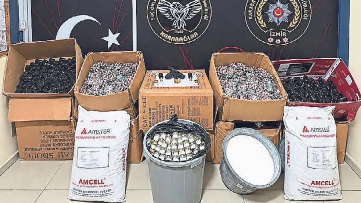 Karabağlar’da Dev Uyuşturucu Operasyonu: 253 Bin 926 Hap Ele Geçirildi