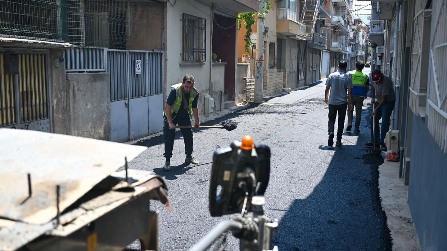 Çamdibi’nde Asfalt Seferberliği: Başkan Eşki Verdiği Sözü Tutuyor