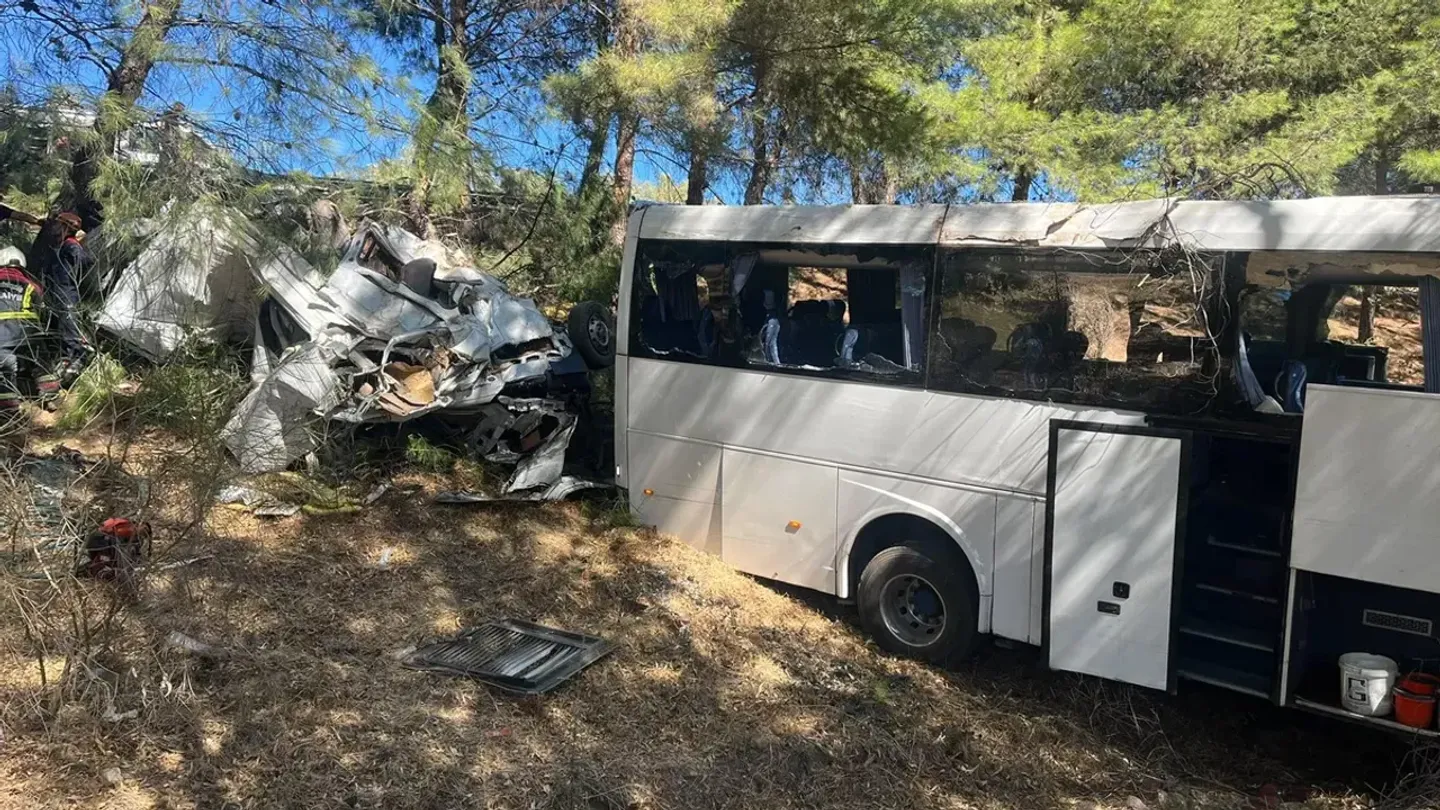 Aydın-İzmir Otoyolu’nda facia: İki kardeş hayatını kaybetti, 9 yaralı
