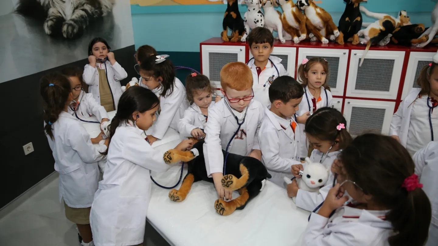 Karşıyaka'da çocuklara bilim ve eğlence dolu yaz programı
