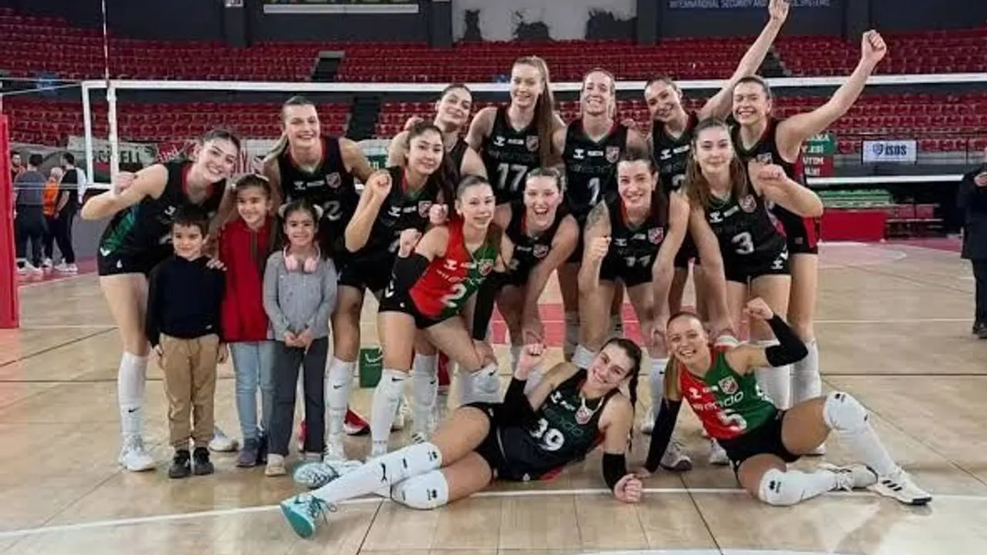 Karşıyaka’da Voleybol Şöleni! Eczacıbaşı Maçı Ücretsiz Olacak