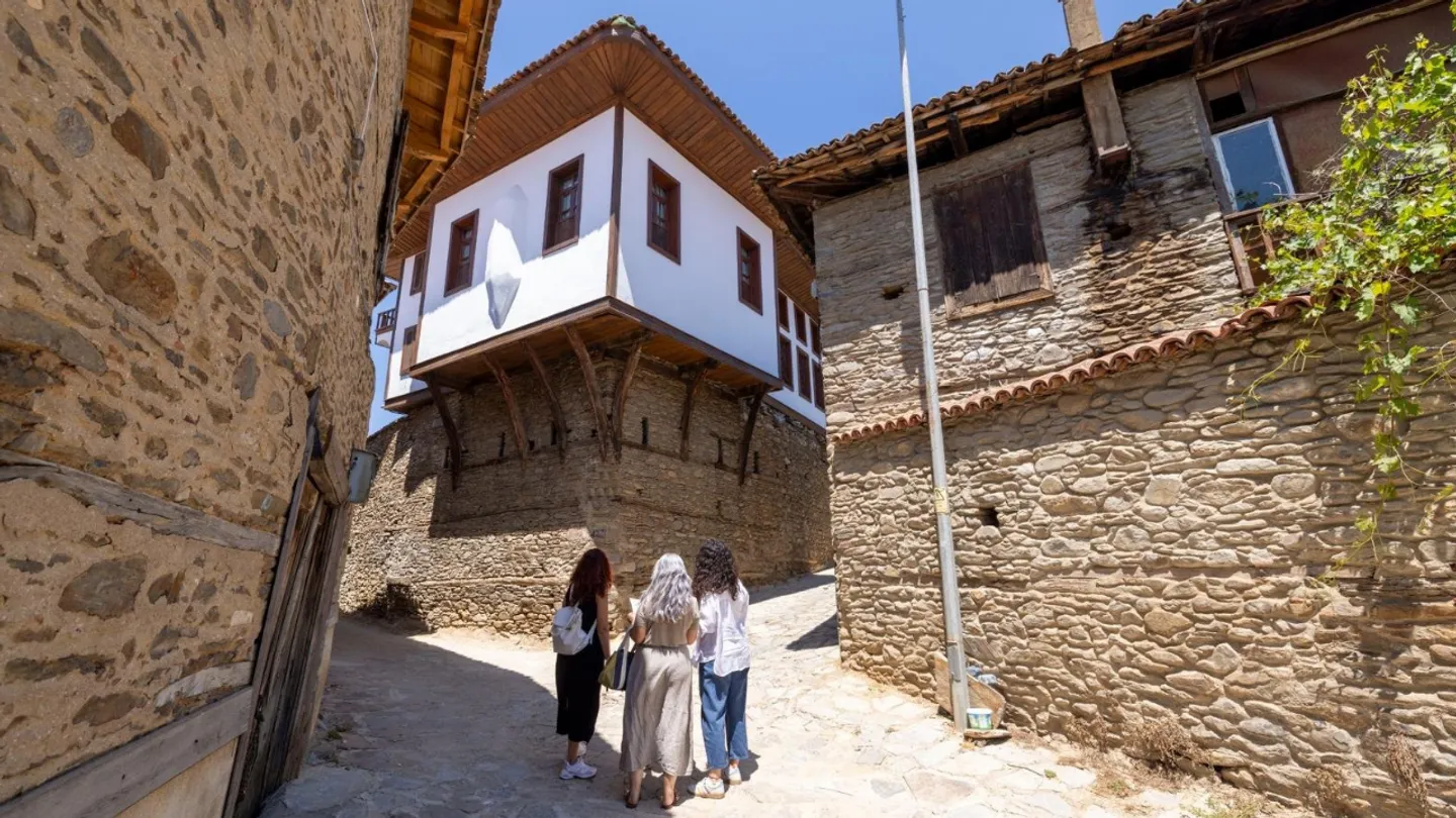 İzmir'in tarihi mirasına koruma kalkanı: İki yılda 2 bini aşkın denetim gerçekleştirildi