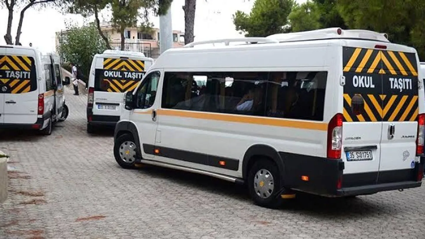 İzmir’de Velileri İlgilendiren Zam Talebi! Okul Servislerinde Yüzde 35 Artış Gündemde