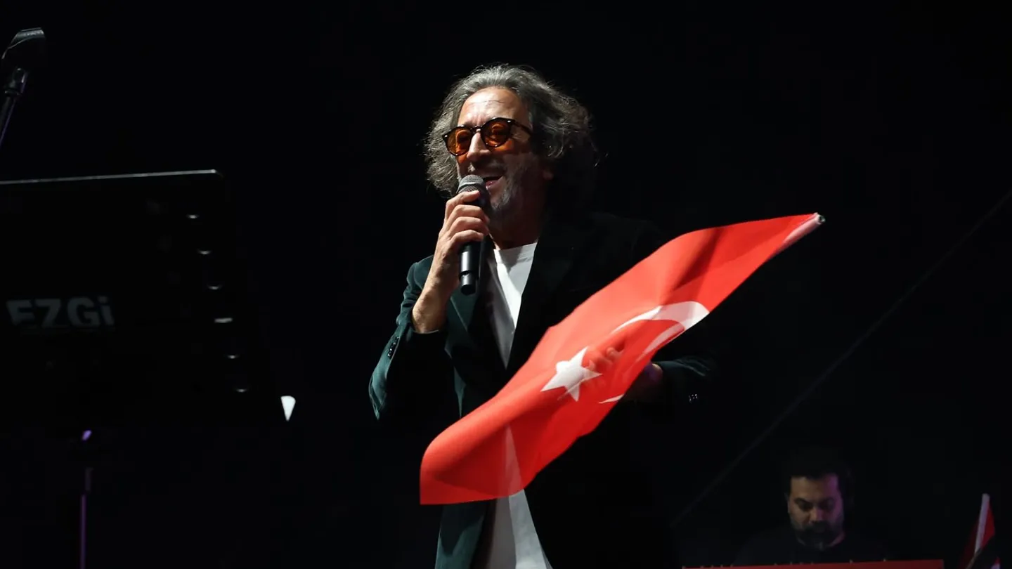 Bodrum’da 29 Ekim coşkusu Fettah Can konseriyle taçlandı!