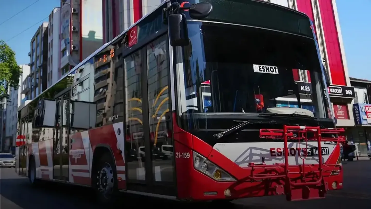 İzmir’de 30 Ağustos Ulaşım Düzenlemesi: 16 ESHOT Hattının Güzergâhı Değişti
