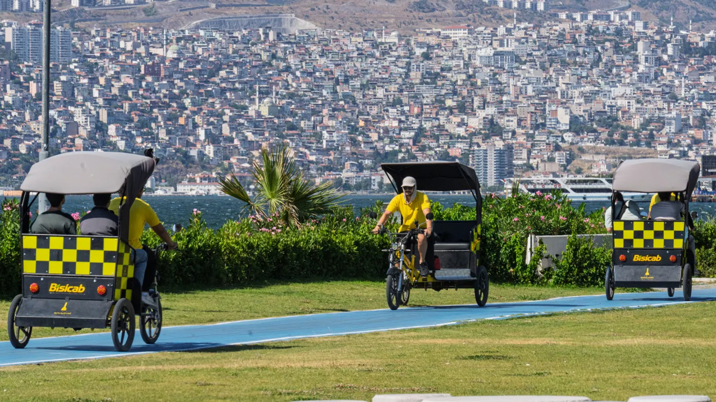 Bisicab İzmirlilerin gözdesi oldu