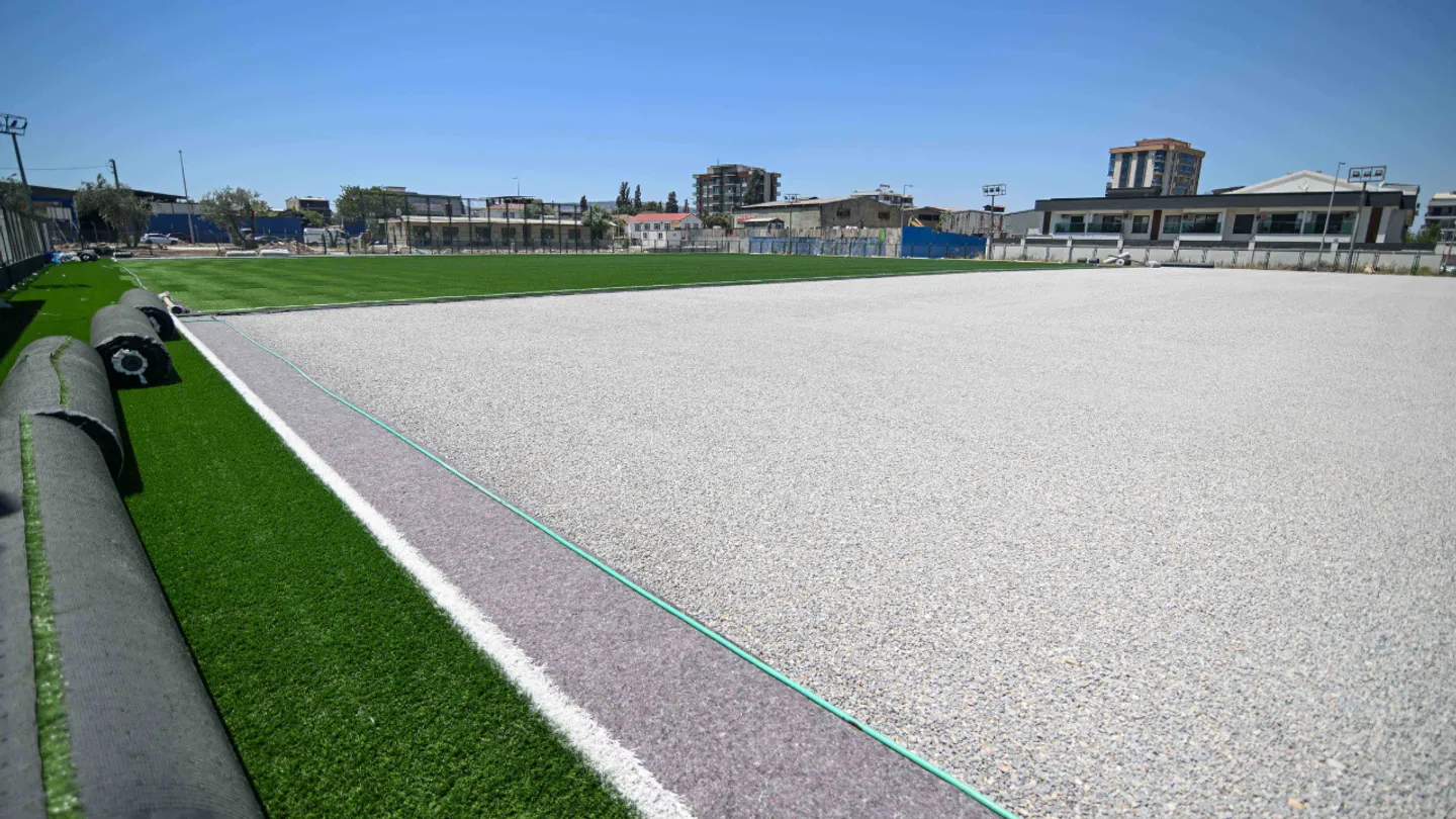 Bornova'da spor yatırımı seferberliği: Mahalle sahaları modernleşiyor