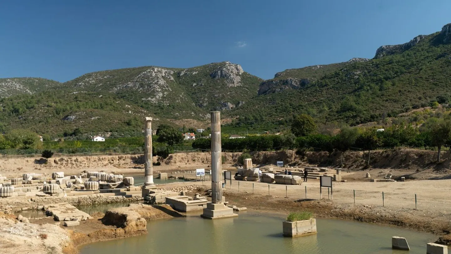 İzmir’in kaderi 3 bin 300 yıl önce Klaros’ta mı çizildi? Antik kehanetin izleri gün yüzüne çıkıyor