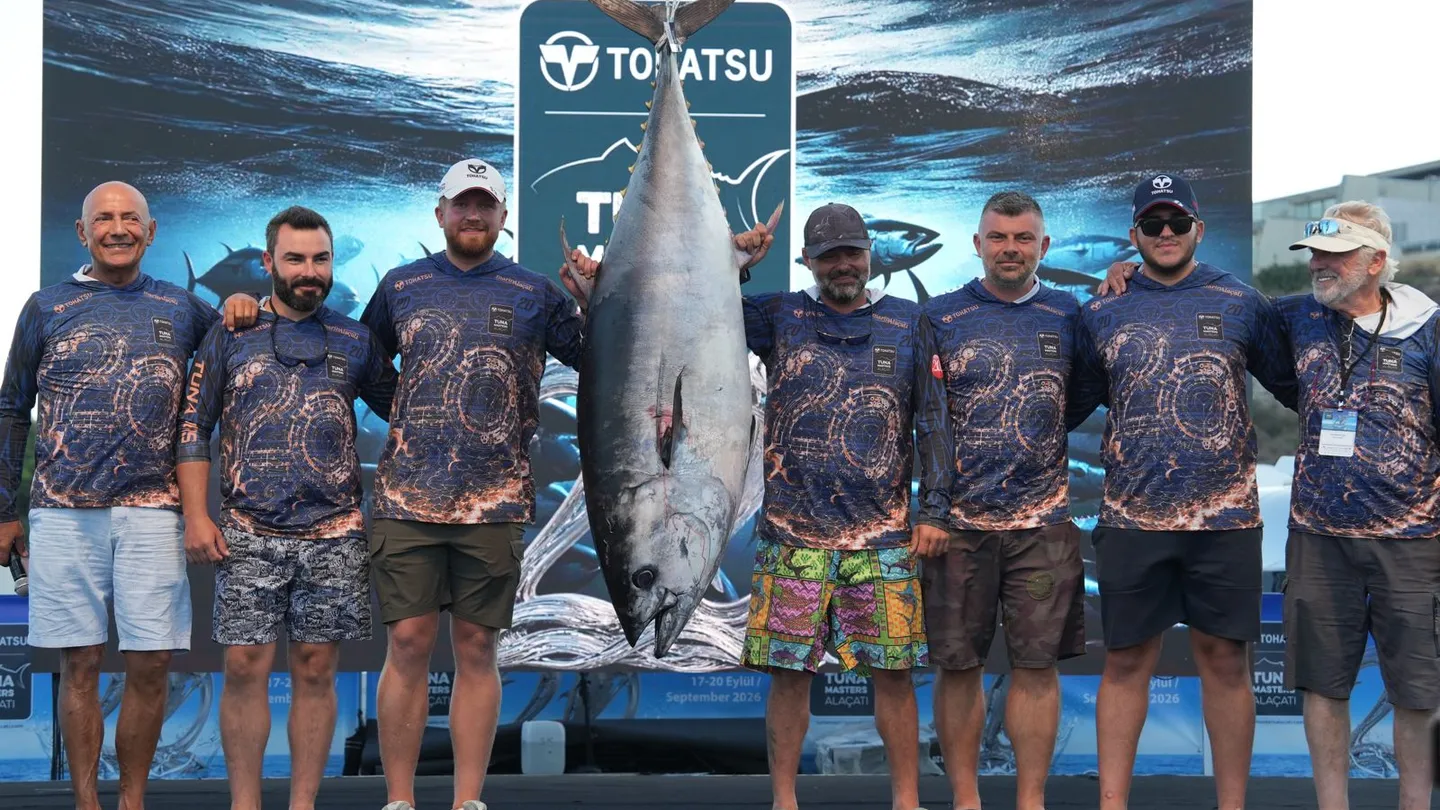 Alaçatı’da 20. yıl heyecanı: 108,35 kiloluk dev bluefin SHEN’e şampiyonluk kemeri getirdi