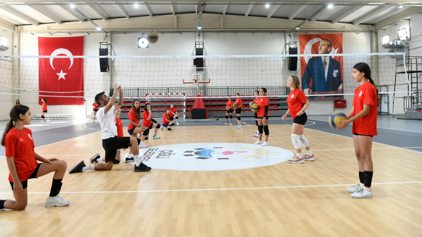 Çiğli’de Spor Seferberliği! Yaz Kurslarına 1.747 Kişi Katıldı