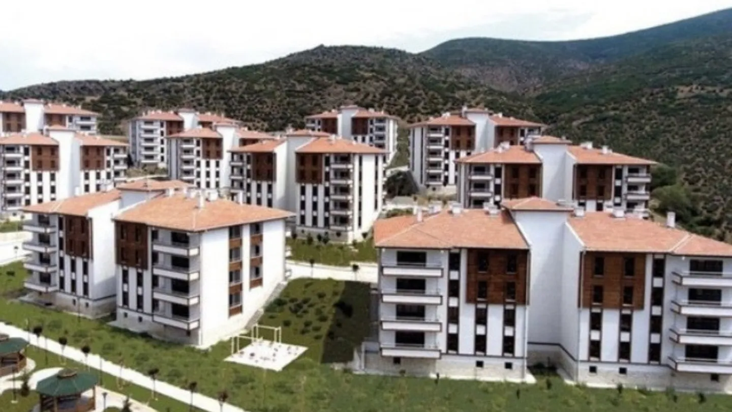 TOKİ İzmir'de 24 taşınmazı satışa çıkarıyor: Çeşme ve Menemen'deki arsalar açık artırmada