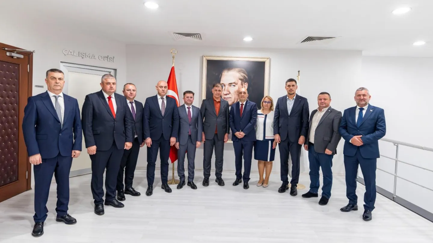 Başkan Tugay, Bulgaristan'ın Kırcaali heyetini ağırladı: Dostluğumuzu ortak projelerle büyütelim