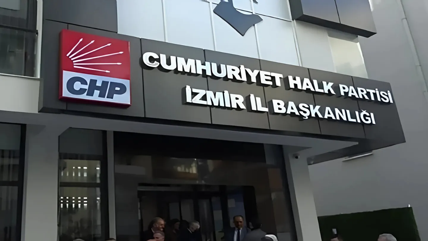 CHP İzmir’de kriz büyüyor: Disipline sevk edilen 6 ilçe başkanı istifa hazırlığında