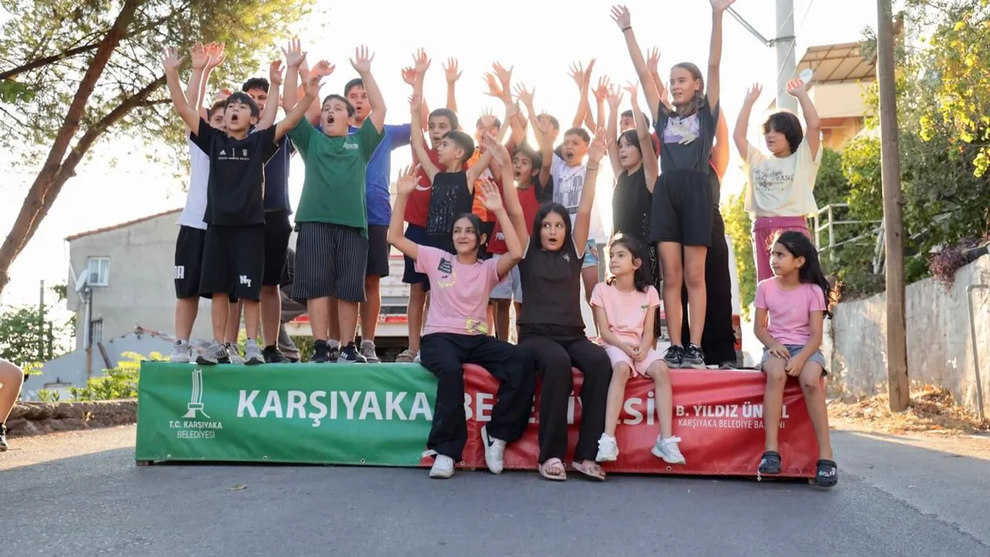 Karşıyaka’da sokaklar yeniden çocukların: Mahalle Olimpiyatları coşkusu büyüyor